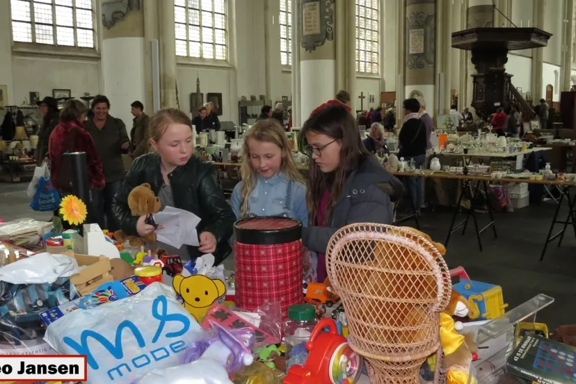 nfsfvkwl08ywim8y998dtb6u7 2014 04 10 markt bazaar kerk doesburg 017