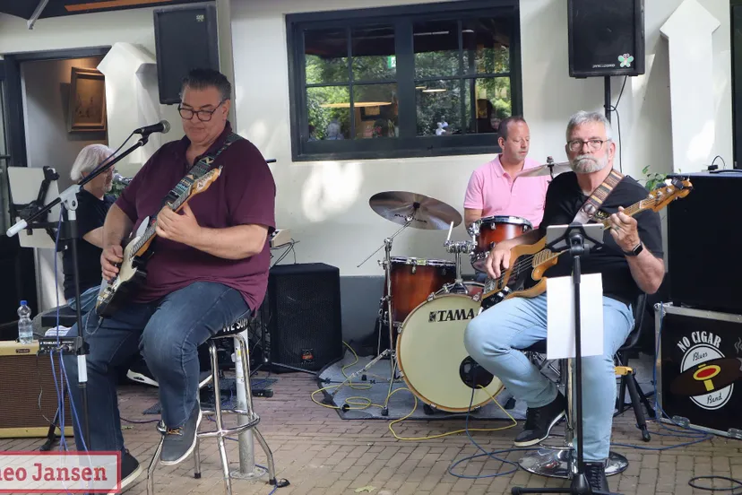 no cigar blues band vermaakt publiek bij de oranjerie in dieren 14 07 2024 1