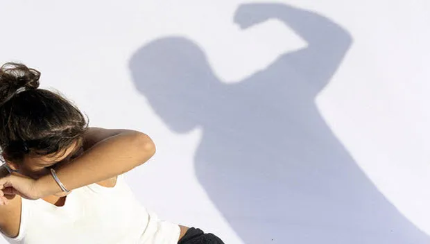 o86028ffdlgq33f1uvu0lvhui mishandeling