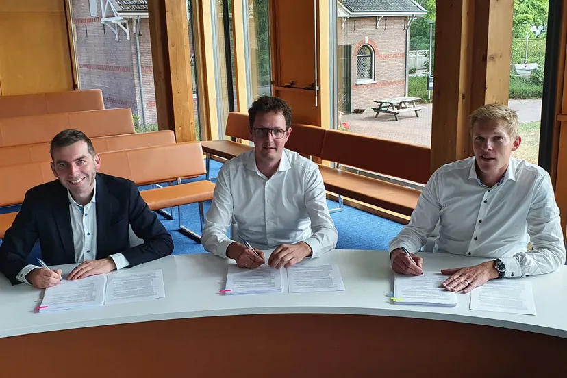ondertekening 24 woningen in laag soeren gemeente rheden