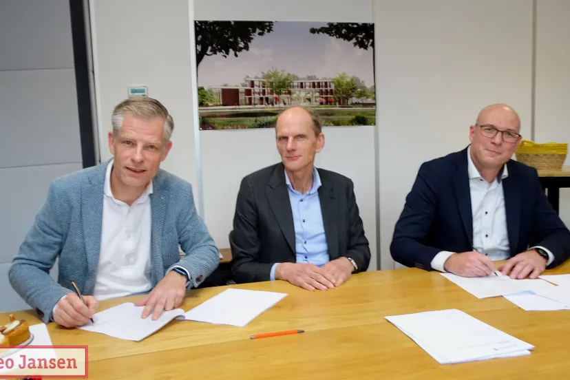 ondertekening bouwovereenkomst gemeentehuis gemeente rheden 1