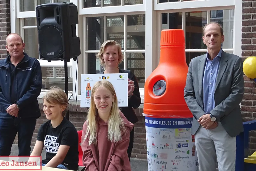ondertekening contract plastic zwerfvuil weth dorus klomberg 09 09 2020 0