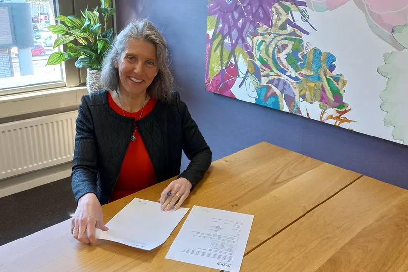 ondertekening nvvk door wethouder gea hofstede