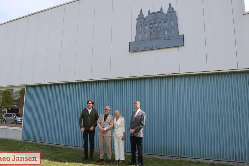 onthulling plaquette biljoenbad familie heersink 30 04 2024 1