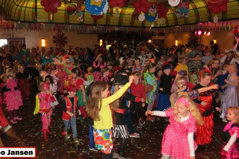 osv4oo1hxkedcosxdcduwrm5k 2014 02 23 kindercarnaval met de heiknters008