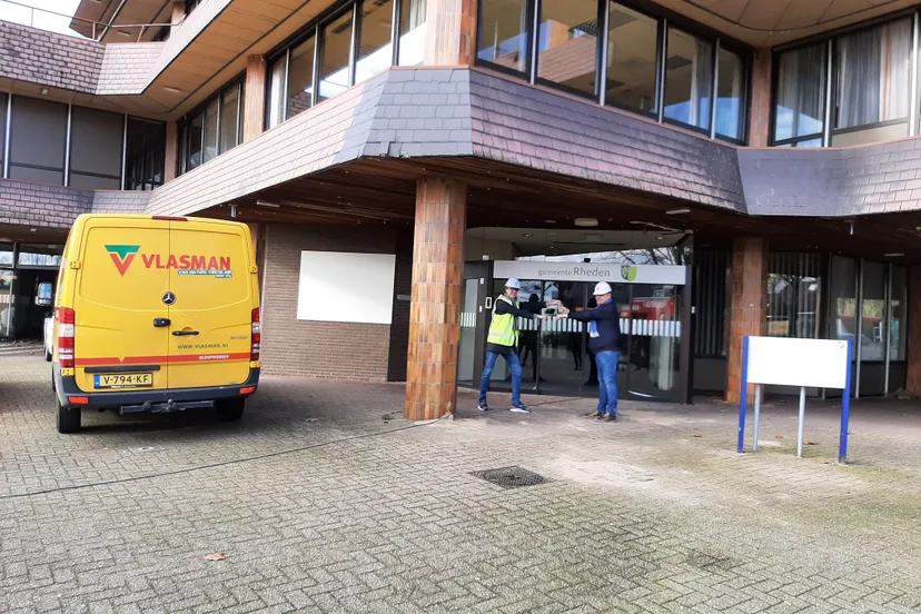 overdracht sleutel gemeentehuis aan sloper