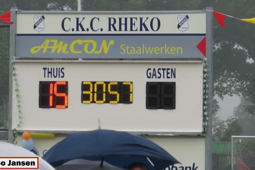 oy89o82nmpge3esxp6tgcpzaf 2014 05 10 onthulling scorebord rheko 53 jaar 006