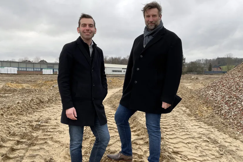 paul hofman en ronald ter hoeven op terrein gs staalwerken rheden