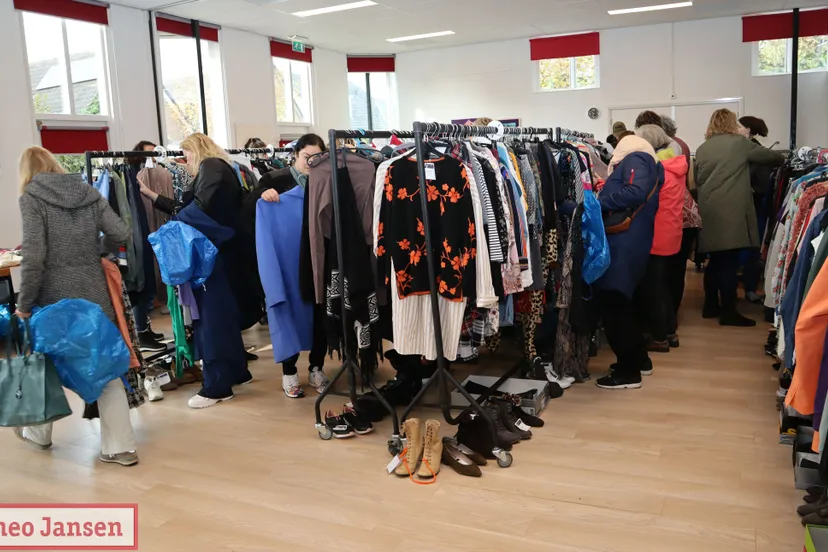 populaire tweedehandskledingbeurs de inloopkast 2023 1