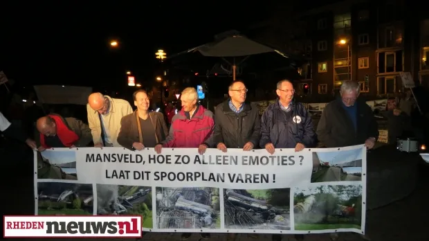 pv91kouwgfubgi09p0rg8nnxo 2013 11 01 protestmanifestatie zutphen031