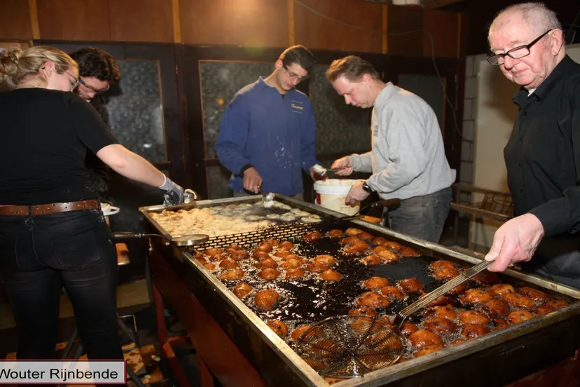 pwi7xilgo2e99fra9f7uhyzg2 oliebollen1