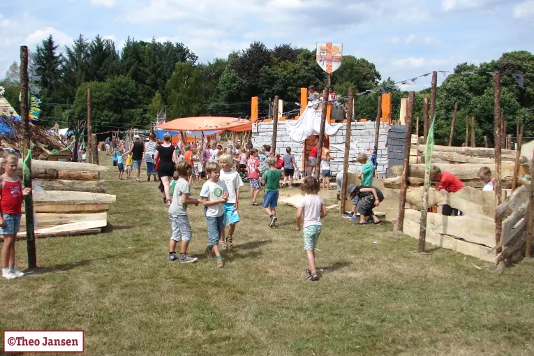 q0iroaswzp5uhxilhtw7fxxmg bouwburg 001 3