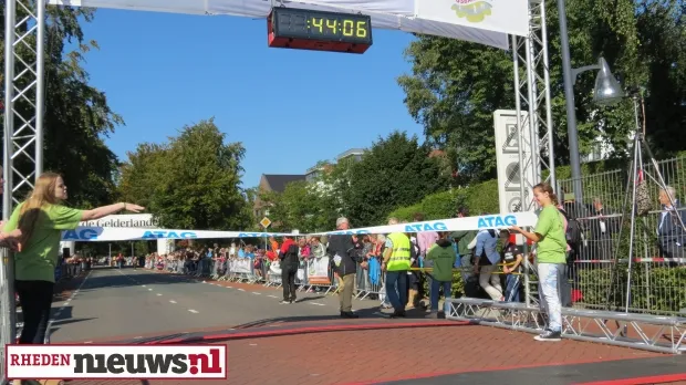 q8dnarratdvwytnaf87fozhxf 2013 09 29 posbankloop 2013097