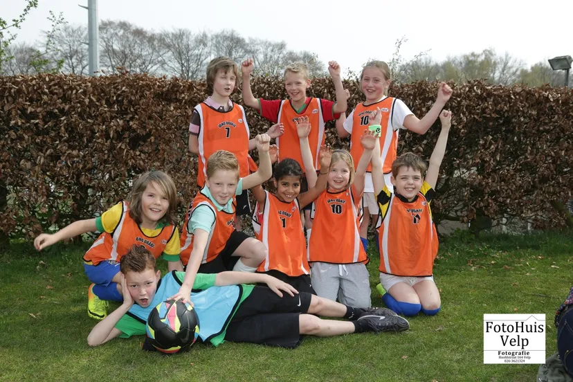 r3nbi7t54giud40tk40qvcrdb 2014 04 04 fotos schoolvoetbal 2014 1 roy fotohuis velp 036