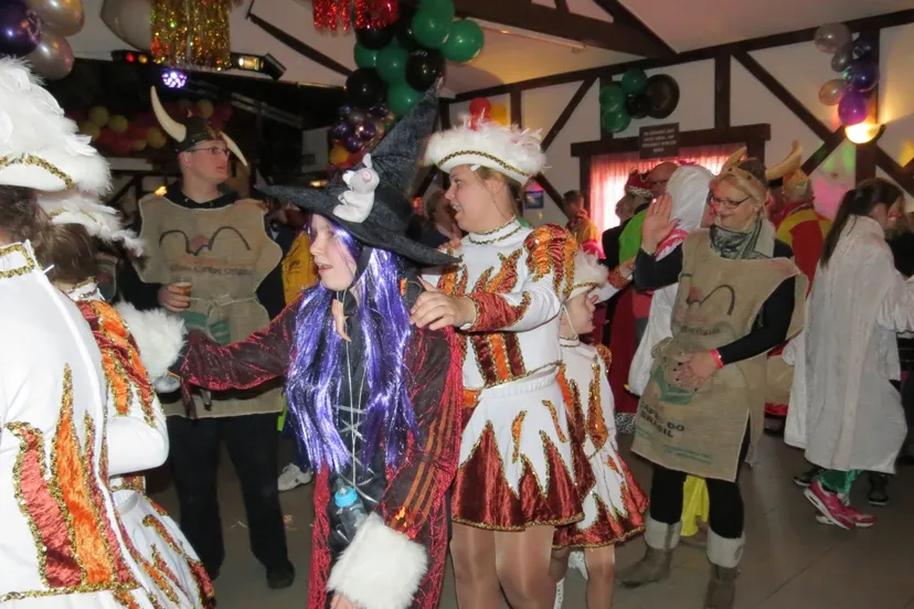 s29vdttcwsnubgy0mnedaqeg6 2013 03 02 instuif bij het narrenhuus004