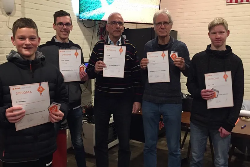 scheidsrechters dvov geslaagd