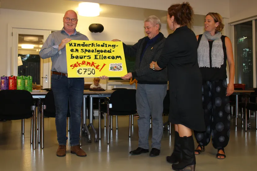 schenking kinderkleding en speelgoedbeurs