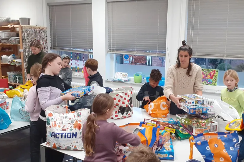 speelgoed sorteren bij de speelstoet incluzio rheden