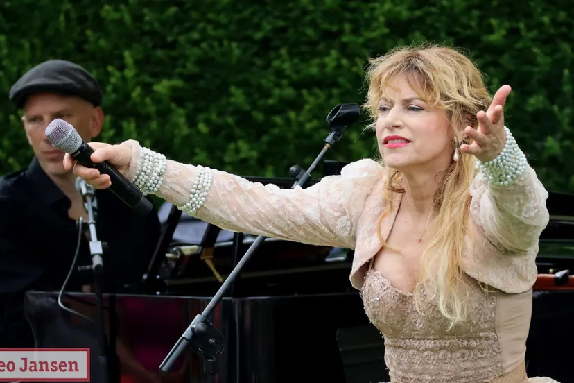 uitverkocht concert van ellen ten damme in kasteeltuin middachten 21 07 2024 7