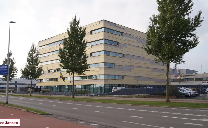 ujxvm4jz86qnm1d6rficmo5s2 archief 001