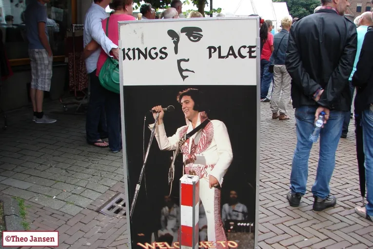 uy8o0wm4vyldeam72w2gxt5kc elvis 001