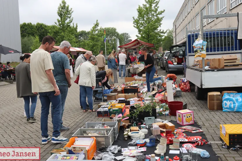 vlooienmarkt in velp tijdens tweede pinksterdag 20 05 2024 1