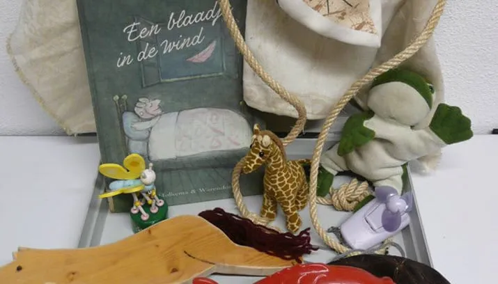 voorlees koffer blaadje in de wind speelotheek het kasteel