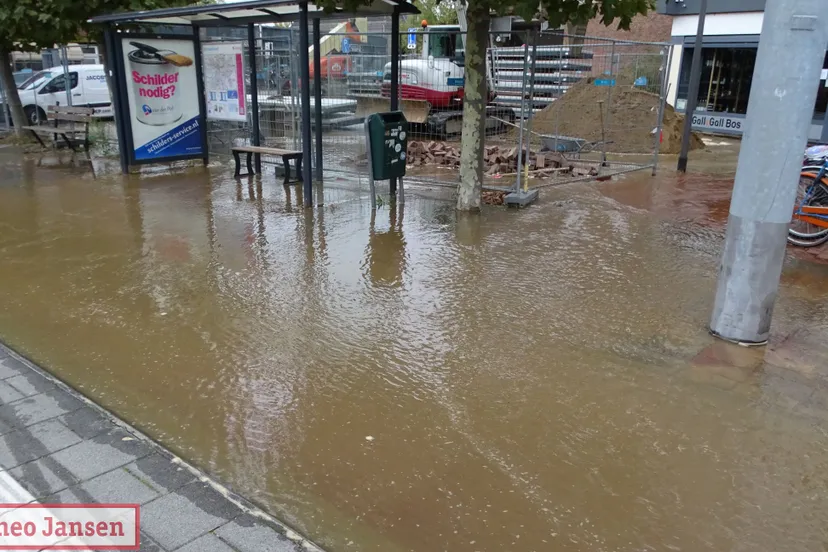 waterleidingbreuk bij graafwerkzaamheden nabij naefflat te velp 05 10 2022 1