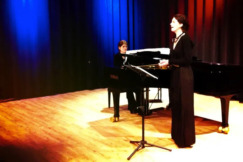 wj59lhgcwg0zn10kwxh1w2pzq laura kaper