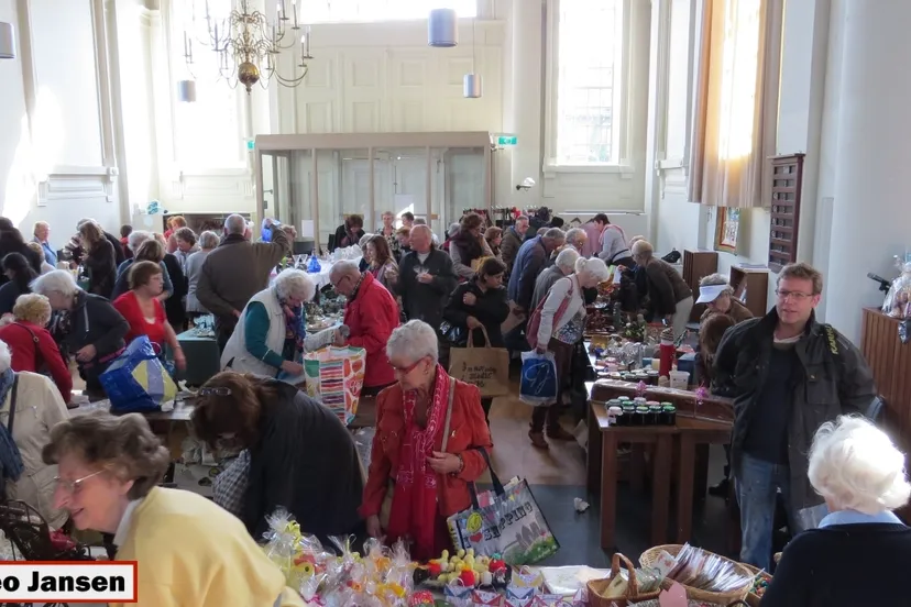 wu2q7s57kvk0b7az9rrk58iks 2014 04 09 grote kerk rommelmarkt 014