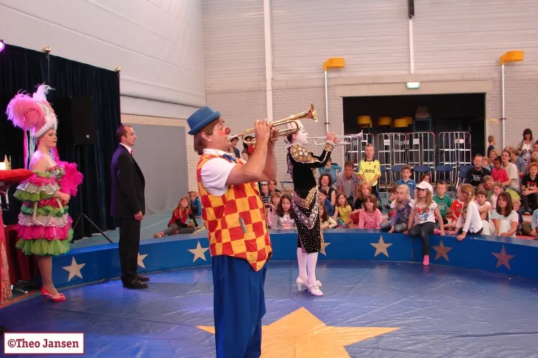 wwpg8j0mwqvs7pwcra6cjs86v circus 011