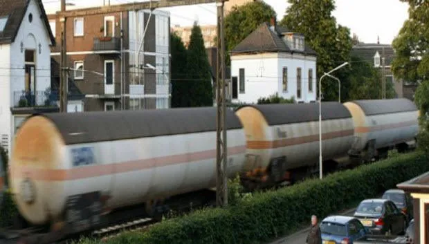 xtnxeyezf0pcpnheh8no04369 spoorhinder1