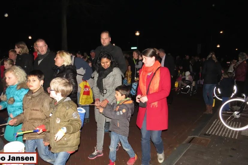 z9bvyl2u26bu8e651l7r5j5s2 2014 03 10 lampionnenoptocht rheden015