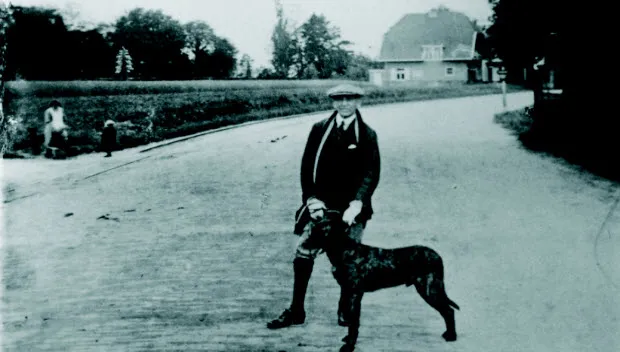 zs551v1xbq02a8fb3ahgxj173 01 couperusbrinio