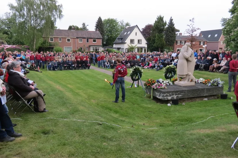 zthwn0q1ude6blkilzbulwsdi 2014 05 04 dodenherdenking rheden 034