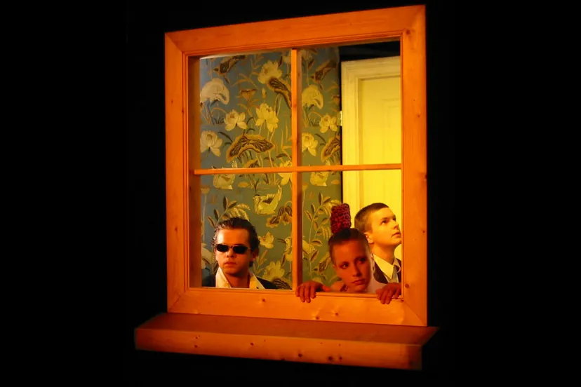 zusu878gnxeijwvaykx7tsd7m klein theather festival 2003 3