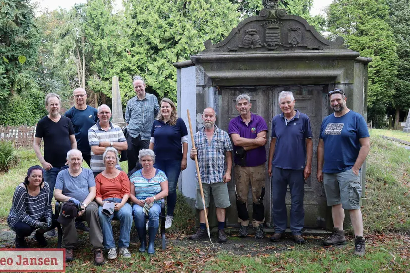 wethouder ronald ter hoeven verrast op begraafplaats 17 08 2024 1