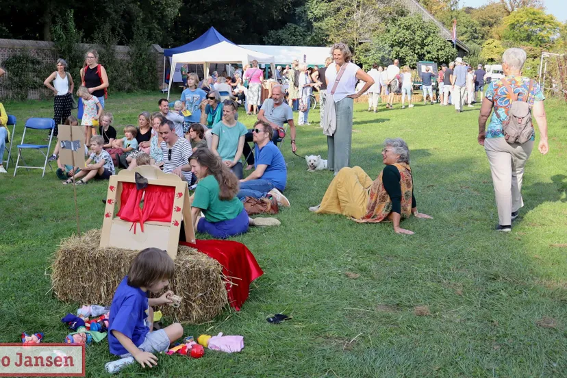 unieke theaterwandeling trekt 900 bezoekers op landgoed hof te dieren 2024 16