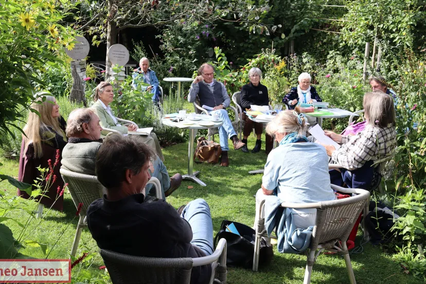 workshop haikus maken sluit kunstwerk gedicht en gestapeld af in velp 14 08 2024 1