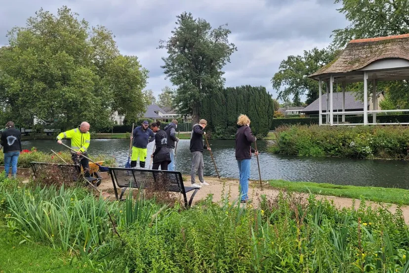 leden studentenvereniging quercus zetten zich in voor velpse monumenten stichting velp voor oranje 7