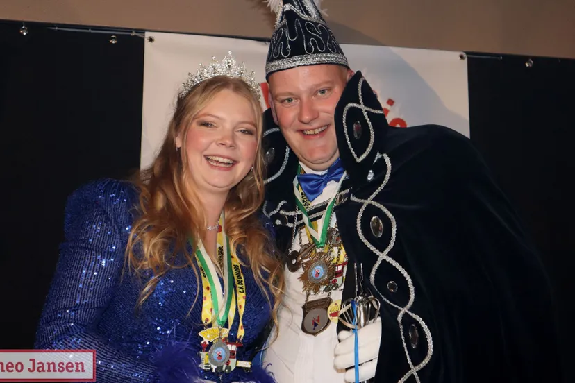 een feestelijke start van het carnavalsseizoen met prins roy de 2e en prinses anouk 09 11 2024 1
