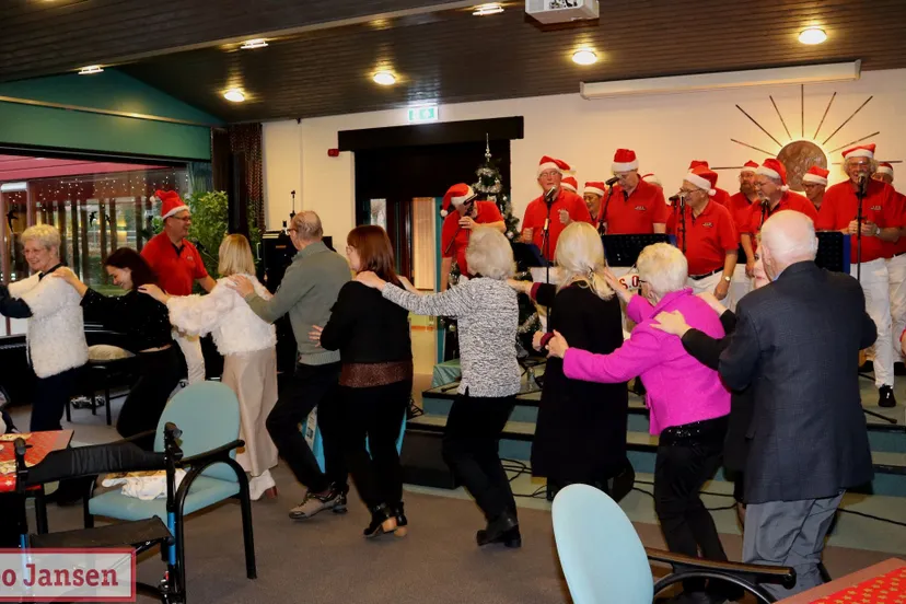 buurtzorg velp luidt feestdagen in met gezellige kerstborrel 17 12 2024 1