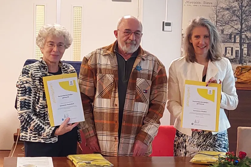 uitreiking certificaat dementievriendelijke gemeente