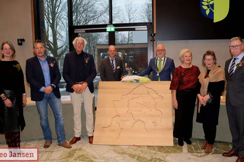 001 officiele opening nieuw duurzaam gemeentehuis in de steeg