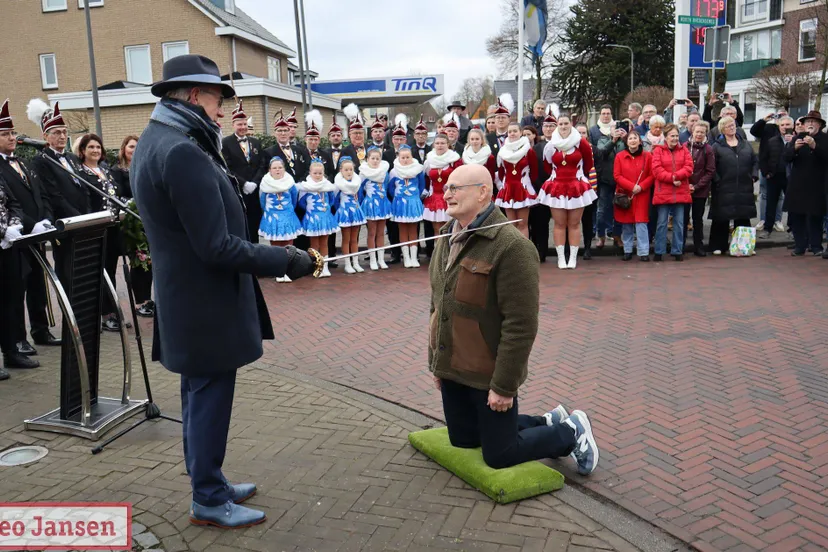 001 alex meerdink tot ridder geslagen in de orde van de rhedense leeuw 2025