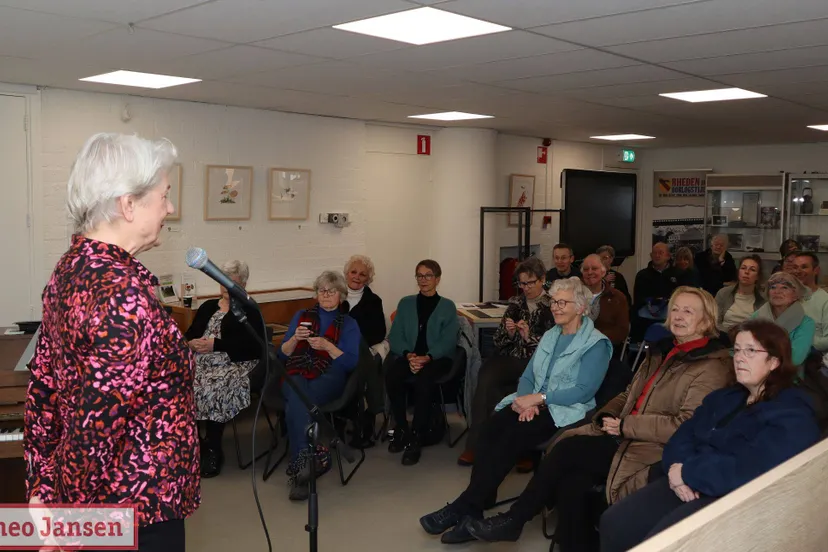 001 expositie botanische tekeningen van sjef van der molen 08 02 2025