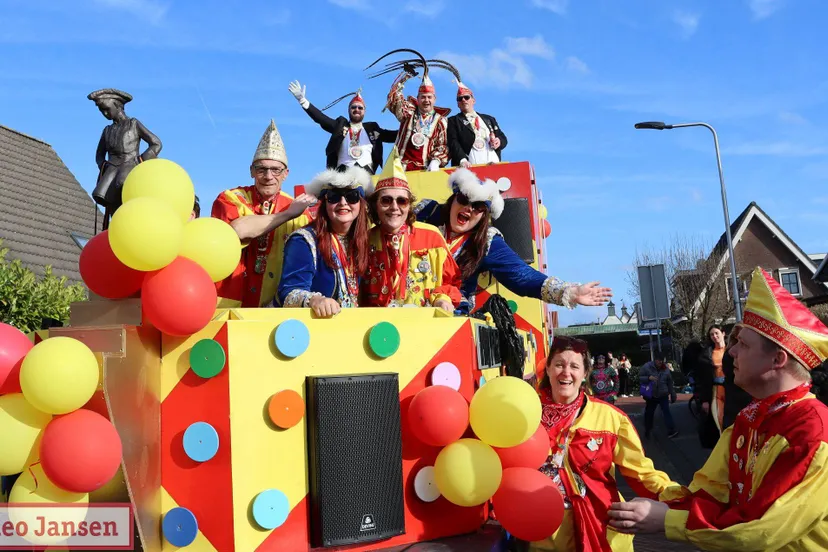 001 grote carnavalsoptocht in westervoort trekt veel bekijks 23 02 2025