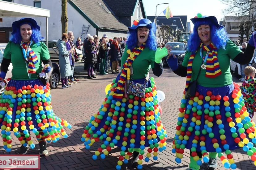carnavalsoptocht in rheden trekt veel bekijks 02 03 2025 1
