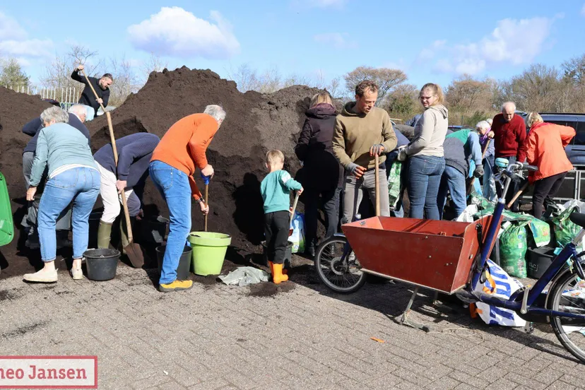 overweldigende belangstelling voor gratis compost in dieren en velp 29 03 2025 13