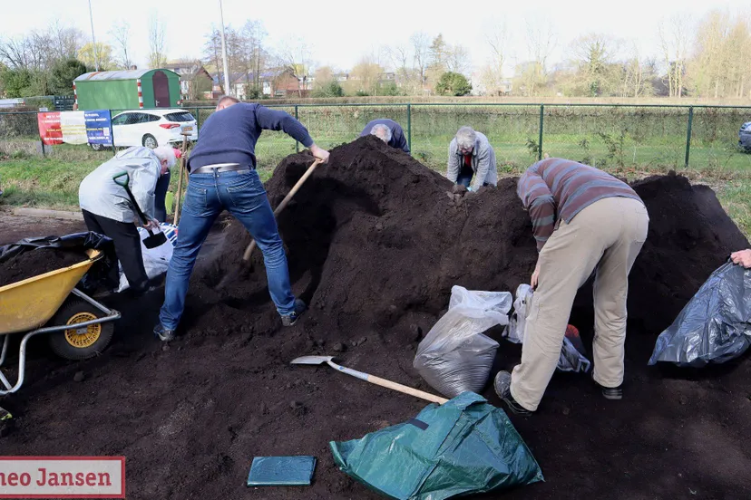 overweldigende belangstelling voor gratis compost in dieren en velp 29 03 2025 5